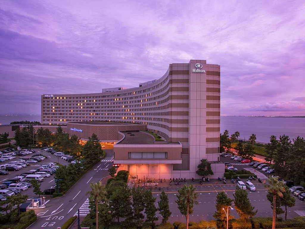hilton tokyo exterior